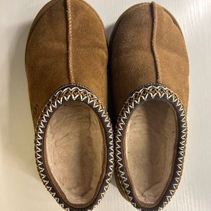 Taz Ugg slippers